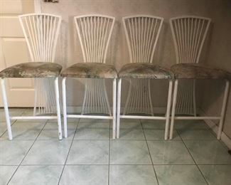 (4Pcs) Bar stools https://ctbids.com/#!/description/share/196891