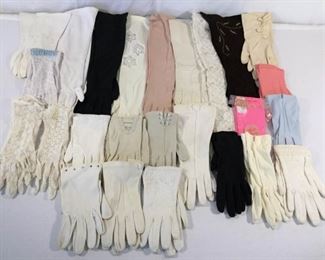 Vintage Ladies Gloves 24 Pair https://ctbids.com/#!/description/share/196914