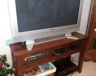 Flat screen TV console