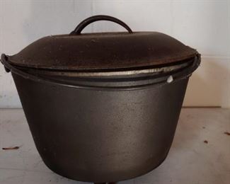 Cast Iron Pot with Lid