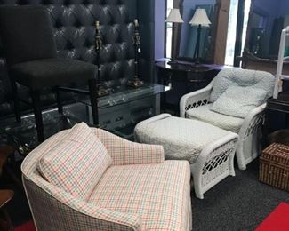 KING SIZE TUFTED HEADBOARD AND FOOTBOARD PLATFORM BED 