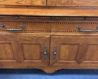 Detail Lower Baker Cabinet