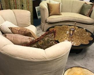 TWO MATCHING HENREDON SOFA/LOVESEAT