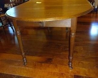 19th Century Victorian Walnut Table with Two Separate Leaves    https://ctbids.com/#!/description/share/198152