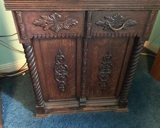 Antique Davis Minnesota Sewing Treadle Cabinet 