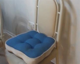 Kitchen set, 6 chairs 2 leaves