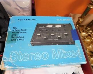 Realistic Stereo Mixer