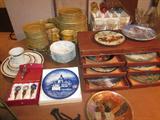 Collectible plates. Homer Laughlin set.