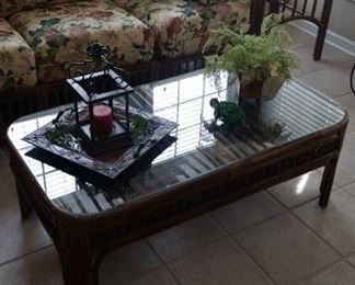 Detail of Benchcraft coffee table 