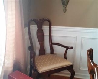 Captain chair, Lladro figurines, Villeroy & Boch ceramic Christmas tree, wall pocket & floral