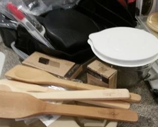Pampered Chef cookware items