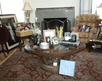 DECOR AND HIGH END FURNITURE