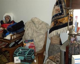 ANTIQUE ROCKING CHAIR