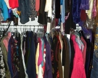 WOMEN'S CLOTHING
