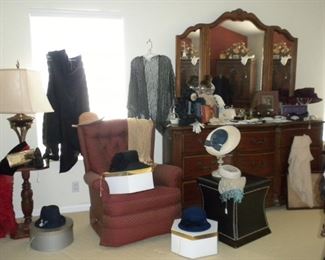 ETHAN ALLEN DRESSER