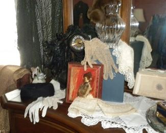 VINTAGE GLOVES & ACCESSORIES