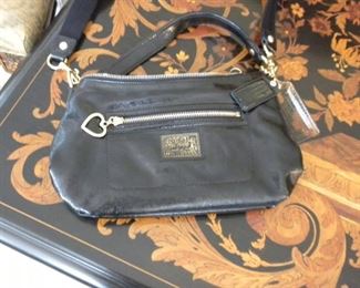 COACH HANDBAG