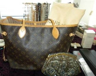 LOUIS VUITTON NEVERFULL HANDBAG