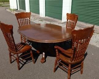 DINING ROOM TABLE AND CHAIR SET