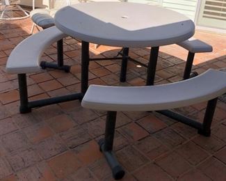 Round Picnic Table w Attached Benches