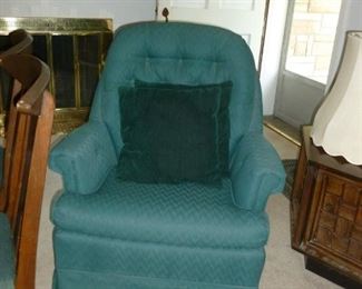 Like new green chair