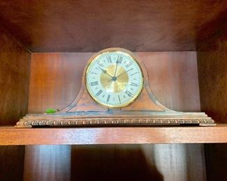 Mantle clock