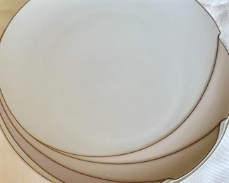 Hutschenreuther Fine China - Maxim's "En Vogue" full service