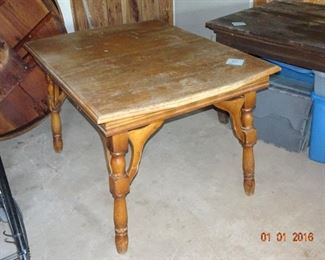 Very nice kitchen table