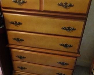 We have Twin Size Bed that matches this dresser