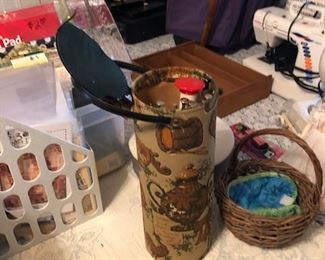 Vintage Knitting needle Case and needles