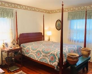 Queen Sz Four Poster Bed