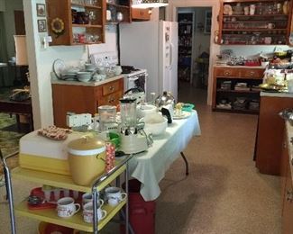 THIS KITCHEN IS AWESOME!
