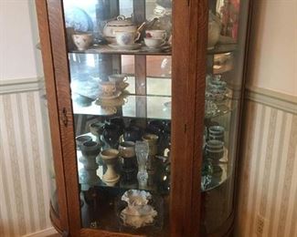 Beautiful Antique Oak with Glass Front Display Cabinet. Mirrored Shelves and Backing. 42" x 62"h x 15"d