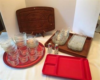 Vintage Glass Snack Set trays, Cups, Bowls, Wood Carving Board, Trays
Lot Number: 26