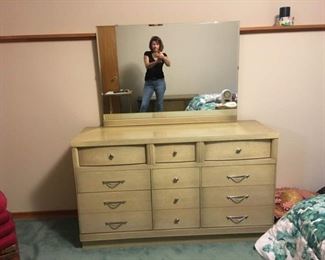 Mid Century Quality Bassett Dresser with Mirror, Dovetail Drawers. (Matches #48)
Lot Number: 49