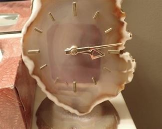 QUARTZ CLOCK