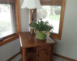 DOORED END TABLE / LAMP / CHRISTMAS CACTUS 