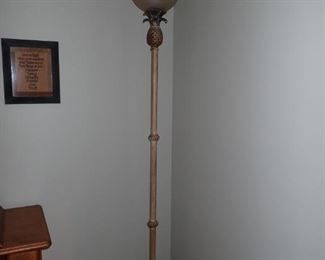 FLOOR LAMP