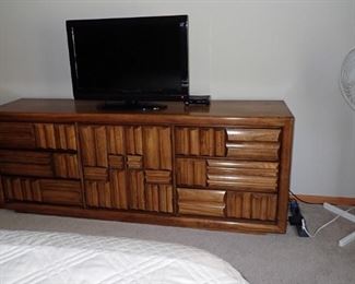 LANE BEDROOM SET - END TABLES / BED - HEADBOARD - FRAME - MATTRESS - ARMOIRE - DRESSER 