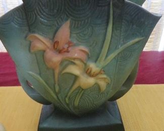 Roseville Zephyr Lilly Blue Pillow Vase