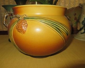 Roseville Pinecone Jardiniere
