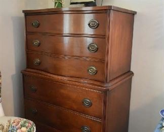 CHEST OF DRAWERS