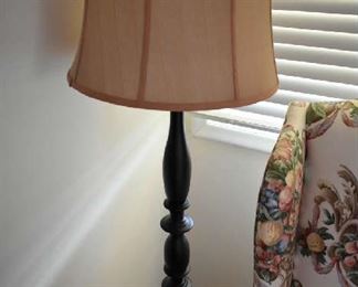 FLOOR LAMP