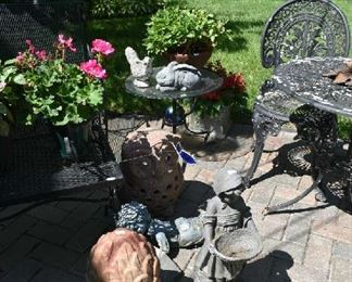 GARDEN DECOR