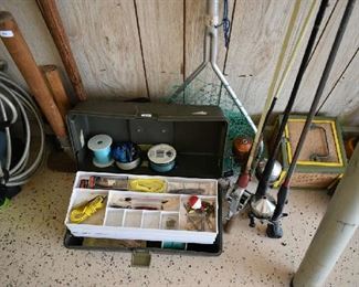 TACKLE BOX