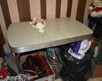 VINTAGE FORMICA TABLE