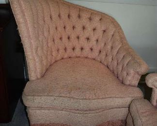 UNIQUE UPHOLSTERED CHAIR