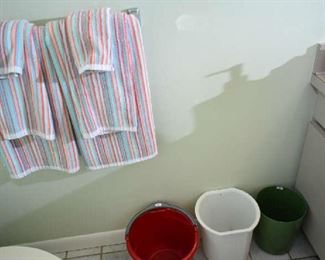 TOWELS, TEASH CANS