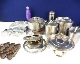 Kitchen Accessories and Serving Pieces