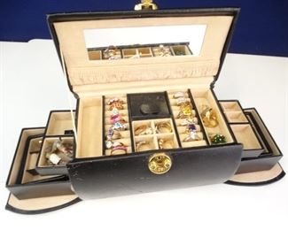 Faux Leather Jewelry Case w Vintage Fashion